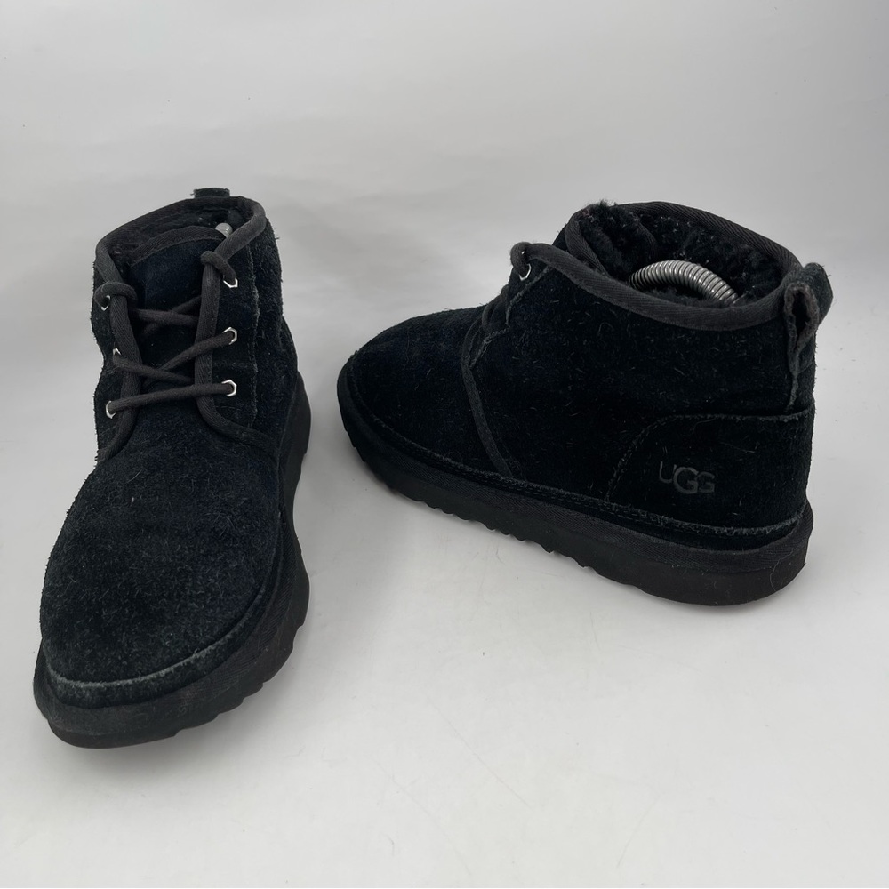 Ugg Unisex Kids Neumel II- SZ 6 -Black Suede‎ Lace-Up Sherpa Lined Chukka Boot - Picture 11 of 13
